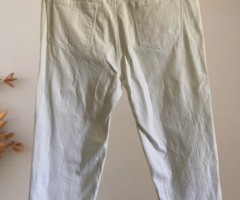White Cropped Denim Pants - Image 3