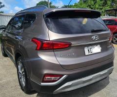 Hyundai SantaFe Diesel 4X4 7 Seater - Image 4