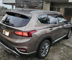 Hyundai SantaFe Diesel 4X4 7 Seater - Image 5