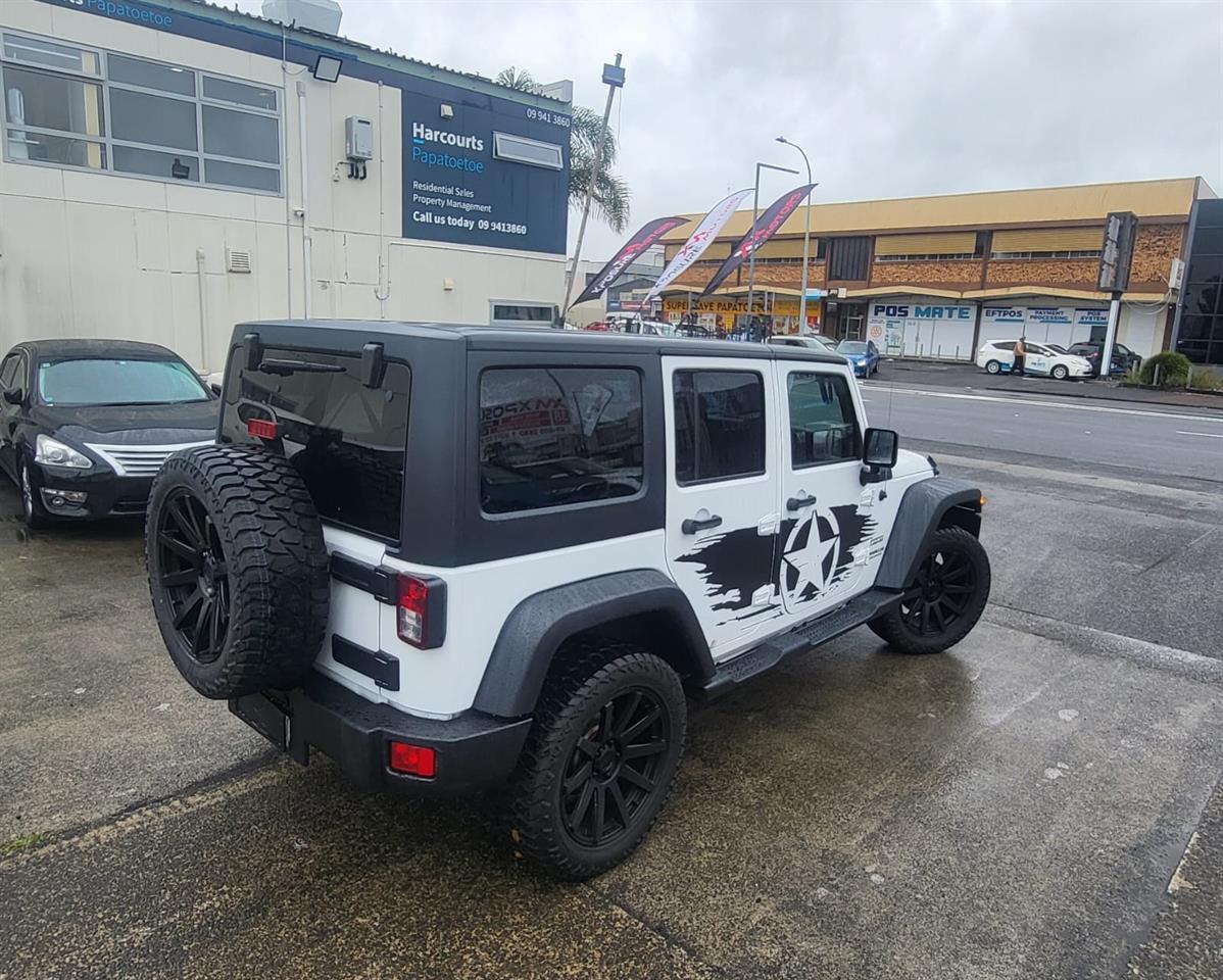 2016 Jeep Wrangler - Image 4