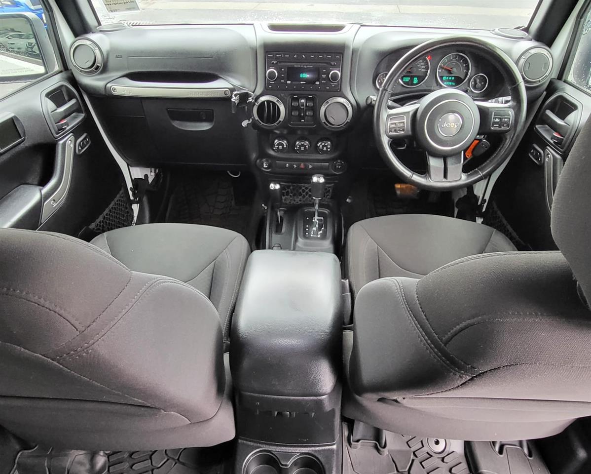 2016 Jeep Wrangler - Image 6