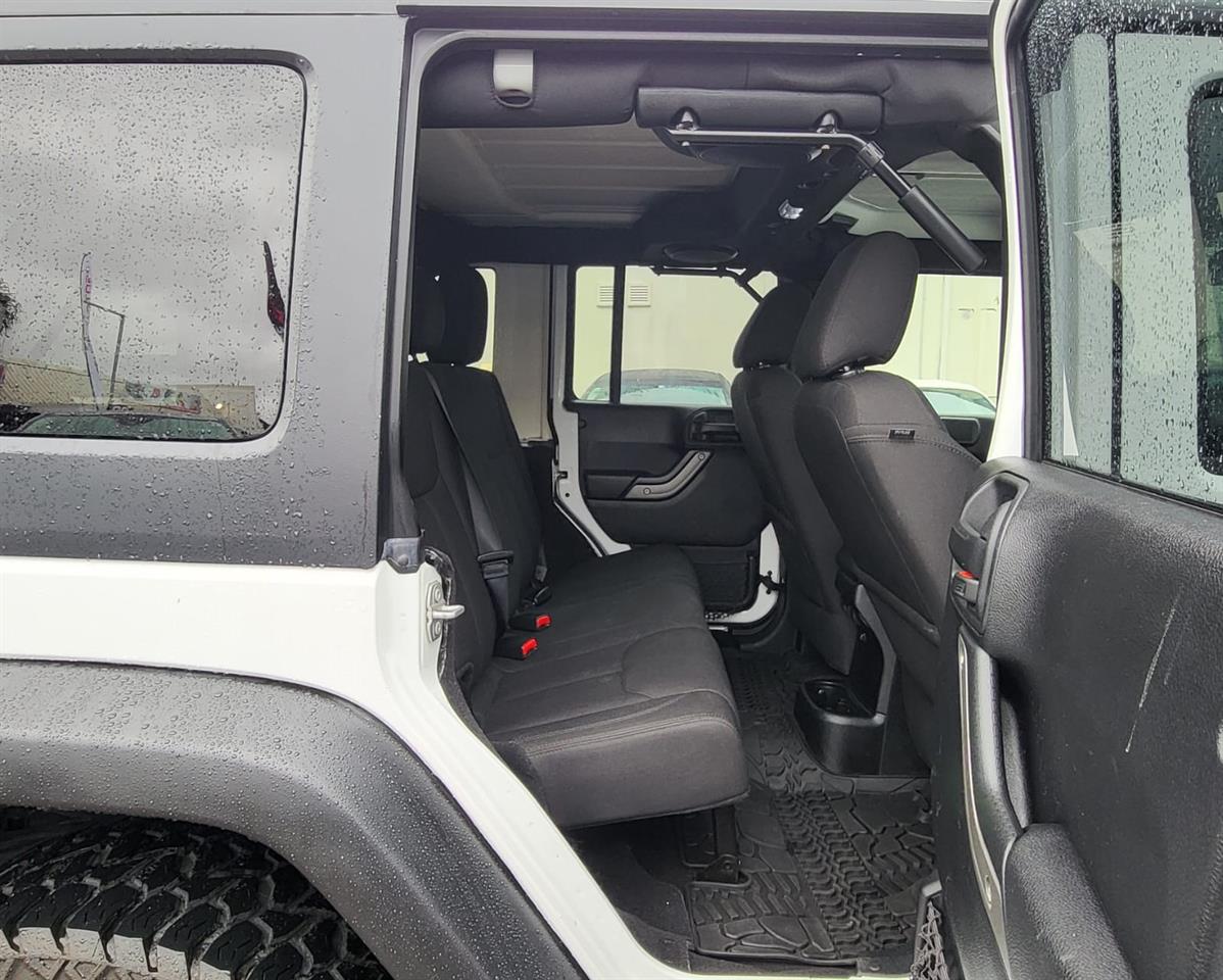 2016 Jeep Wrangler - Image 10