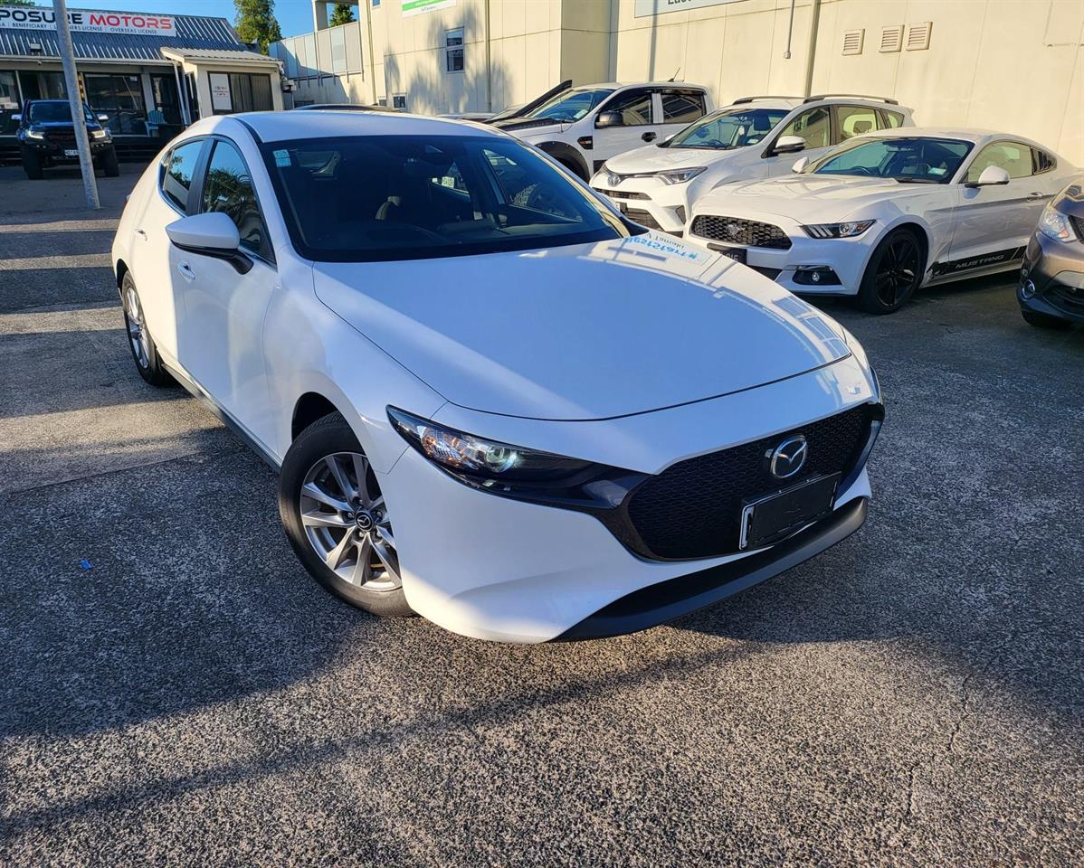 2021 Mazda Axela - Image 2