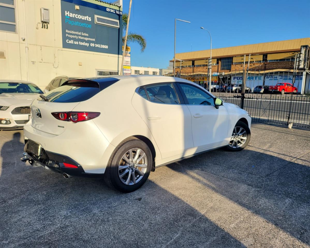 2021 Mazda Axela - Image 3