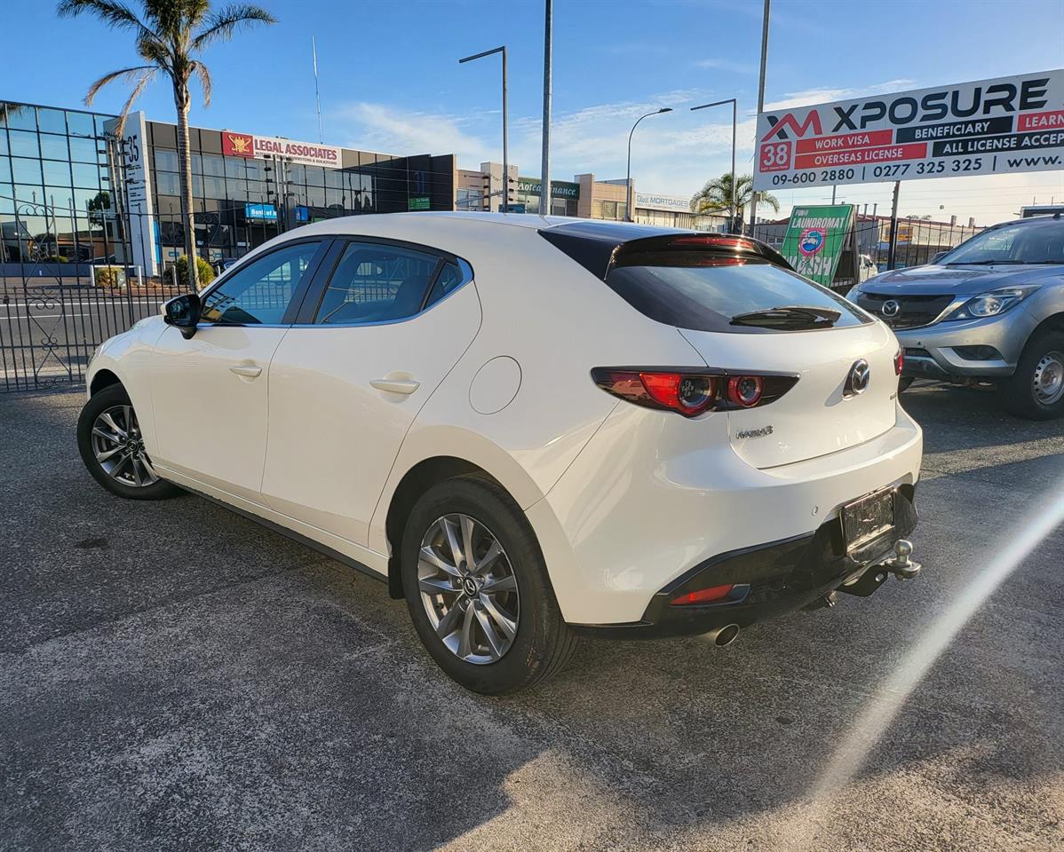 2021 Mazda Axela - Image 4