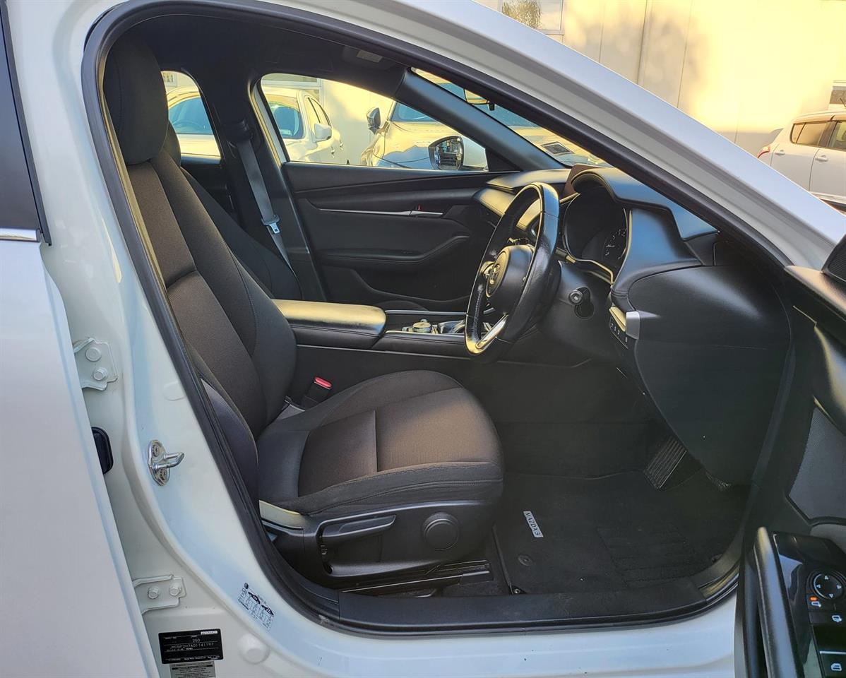 2021 Mazda Axela - Image 5