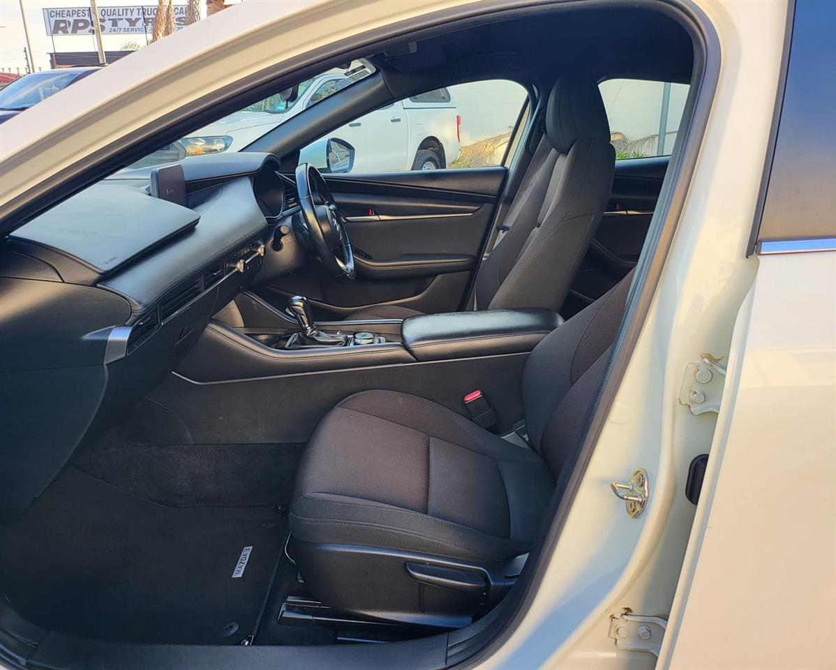 2021 Mazda Axela - Image 6