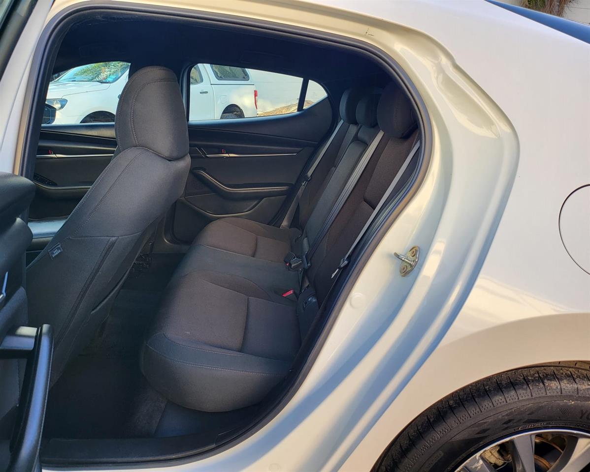 2021 Mazda Axela - Image 8