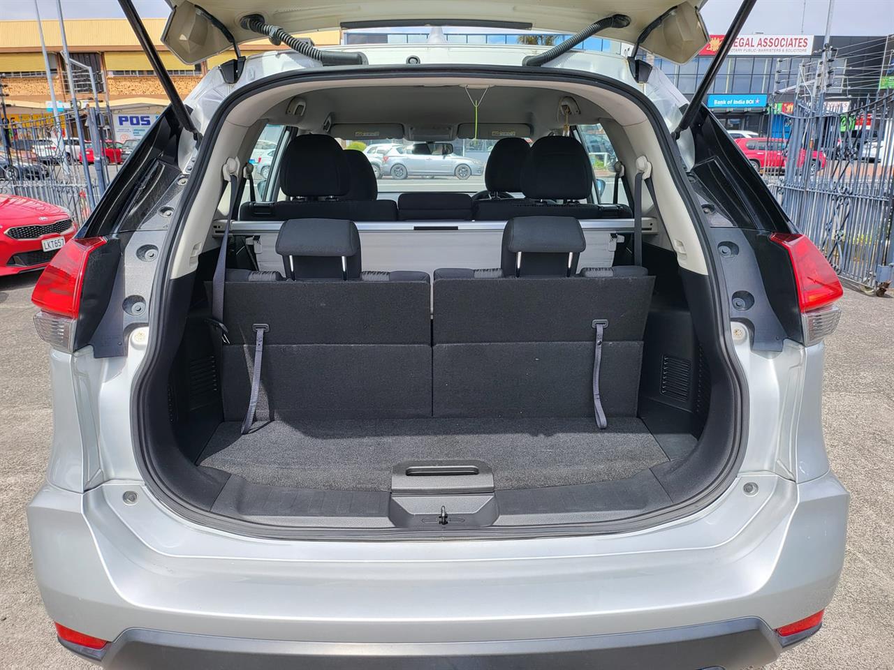 2020 Nissan X-TRAIL 7 seater 2WD - Image 10