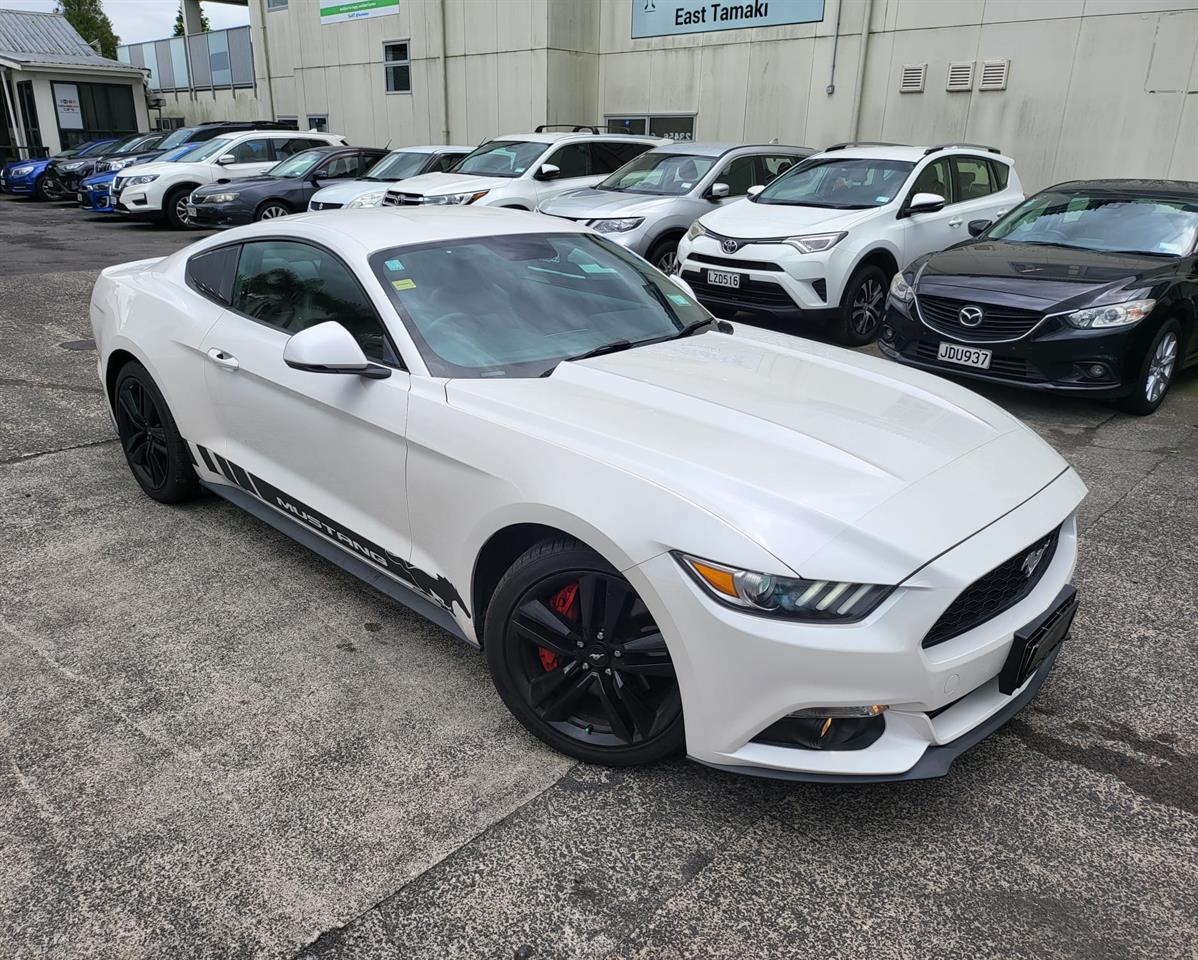 2018 Ford Mustang 2.3L FASTBACK - Image 3