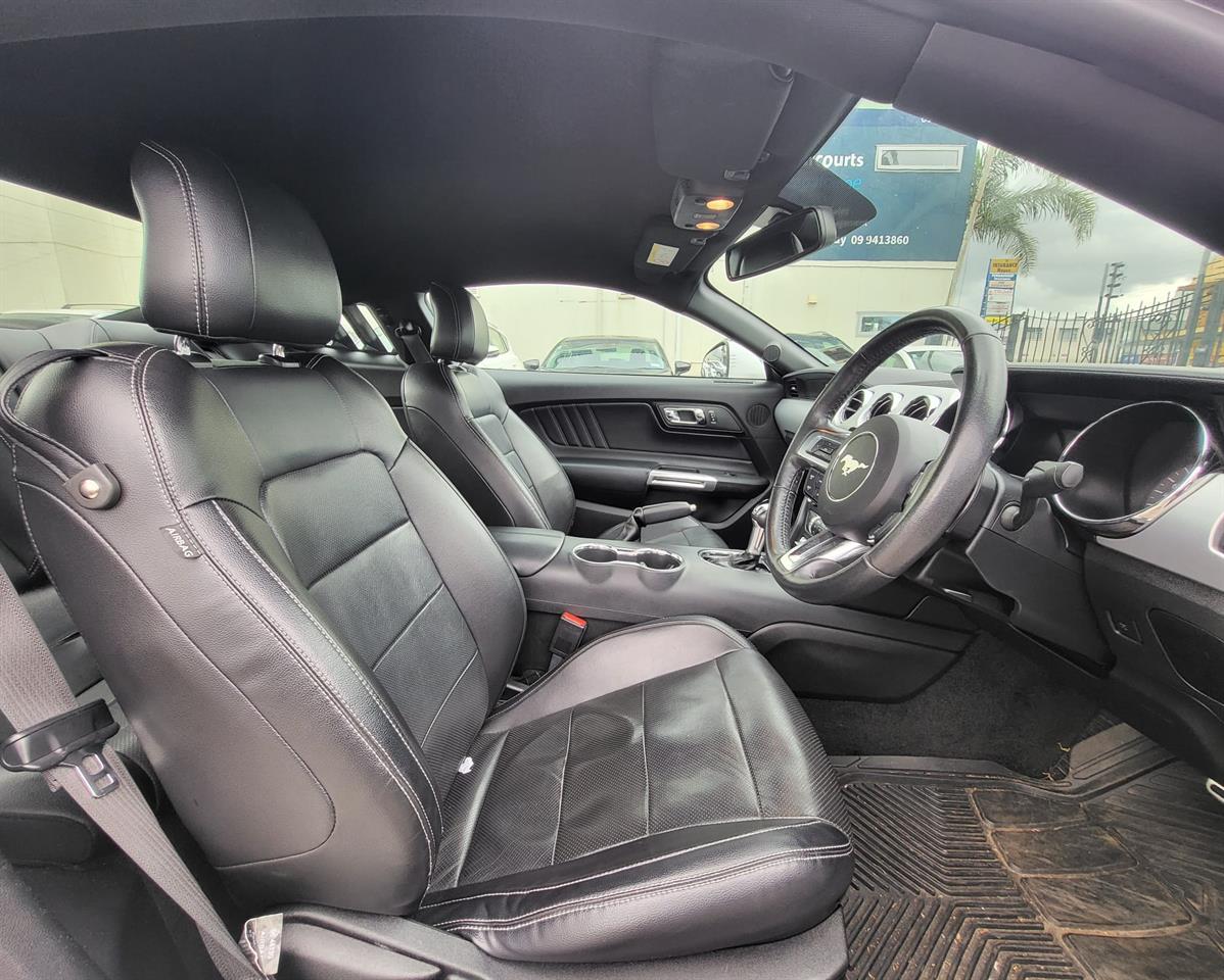 2018 Ford Mustang 2.3L FASTBACK - Image 11