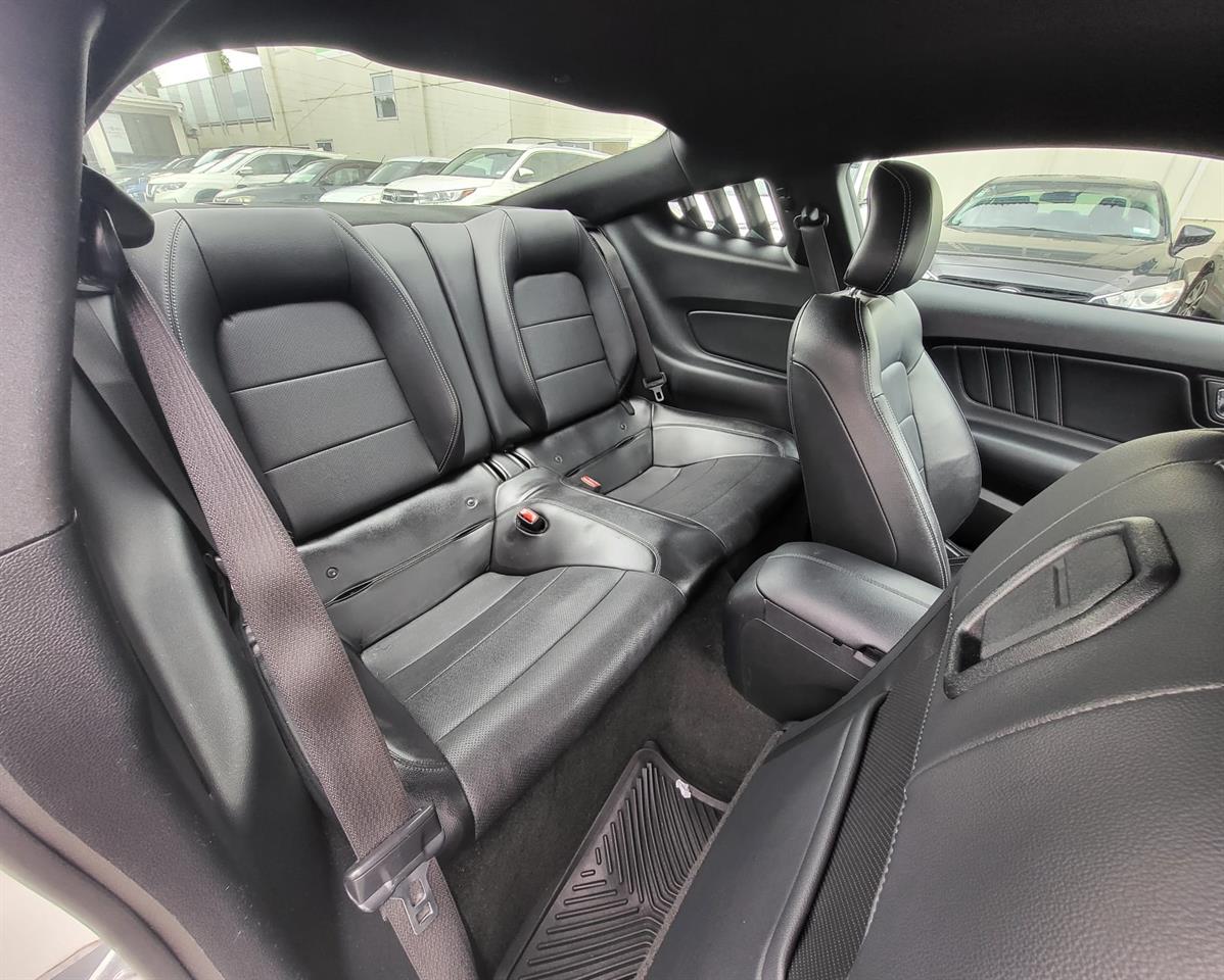 2018 Ford Mustang 2.3L FASTBACK - Image 12