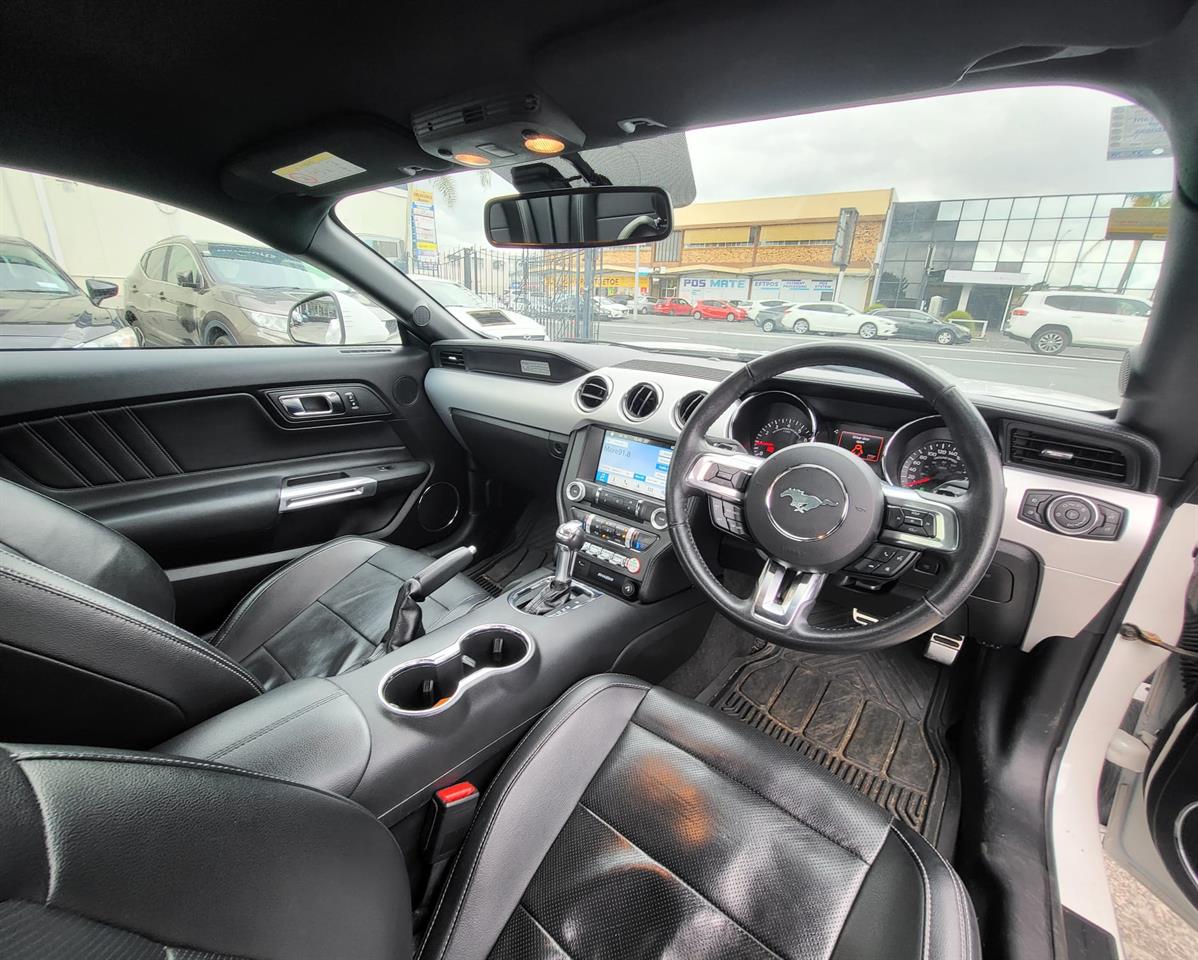 2018 Ford Mustang 2.3L FASTBACK - Image 14